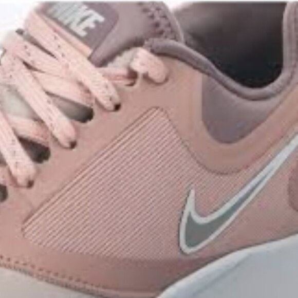 Nike running gym reflective blush Pink silver Gym comfy shoe Good Condition  12 - Picture 3 of 6